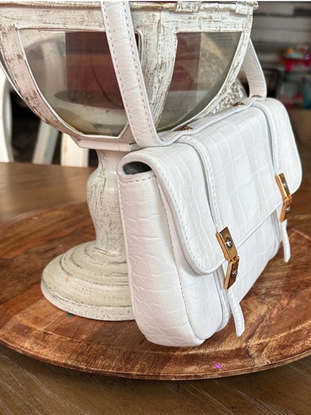 Henri Bendel White “Starlet” Crocodile-Embossed Leather Small Shoulder Bag GUC - Picture 4 of 16